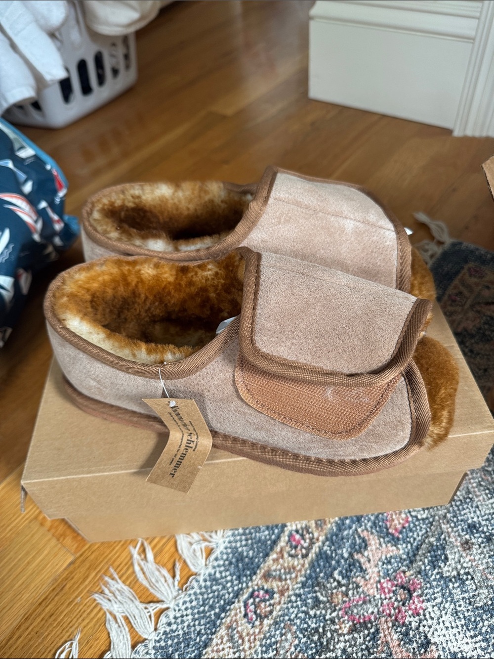Women's Plush Faux-Shearling Slip-On Slippers in Light Brown